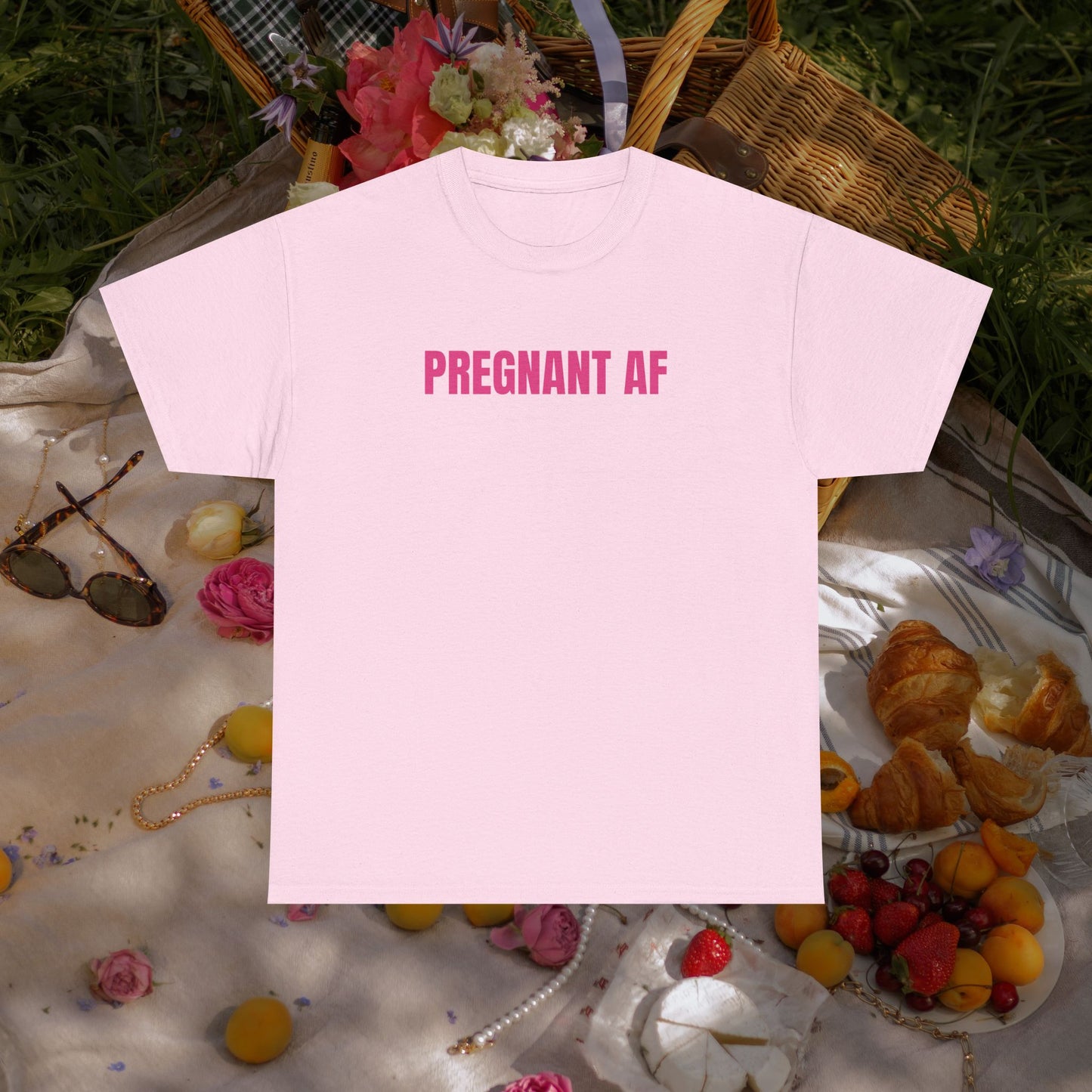 Pregnant af T-shirt