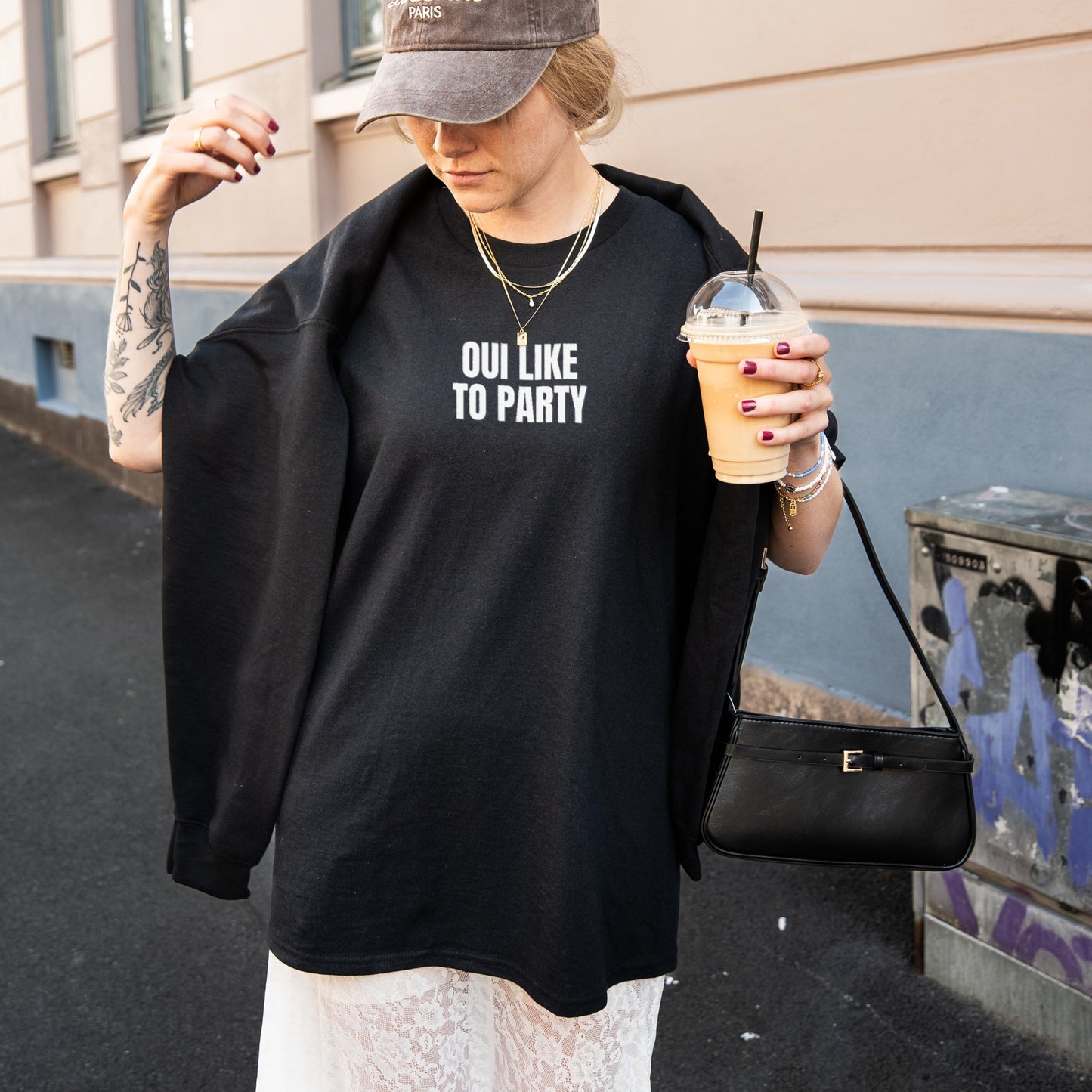 Oui like to party T-shirt